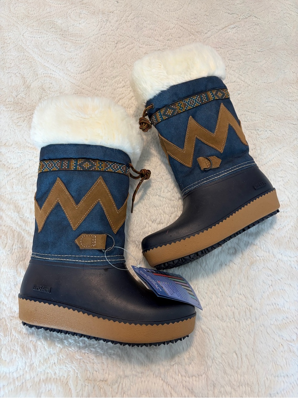 NWT Baffin Fleetek Winter Snow Boots with Faux Fur Made in Canada Navy Tan Sz 6